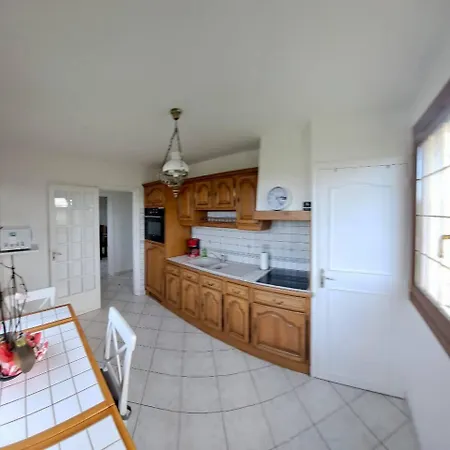 Holiday home Entre Et Vallee A *