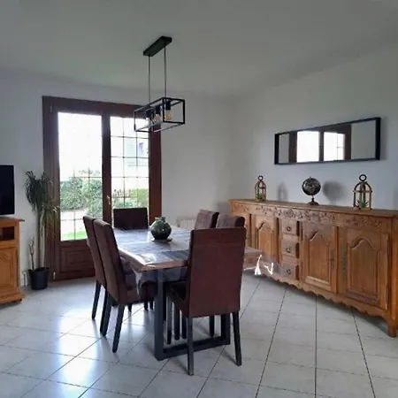 Holiday home Entre Et Vallee A